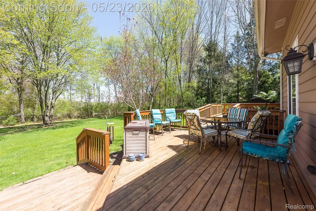 6093 Rosewood Parkway White Lake Charter Township MI 48383