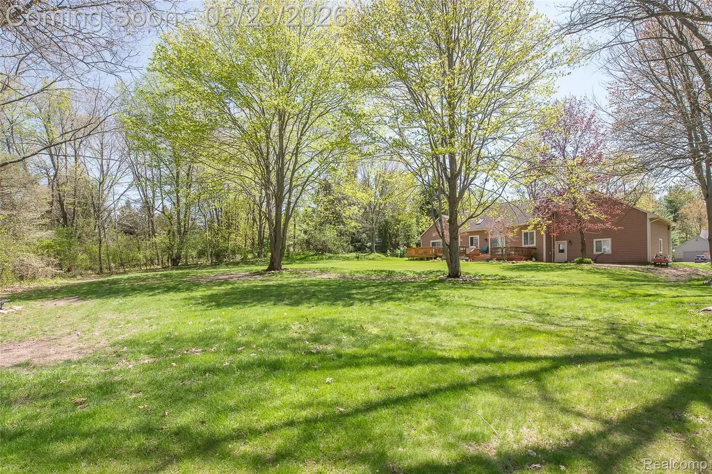 6093 Rosewood Parkway White Lake Charter Township MI 48383