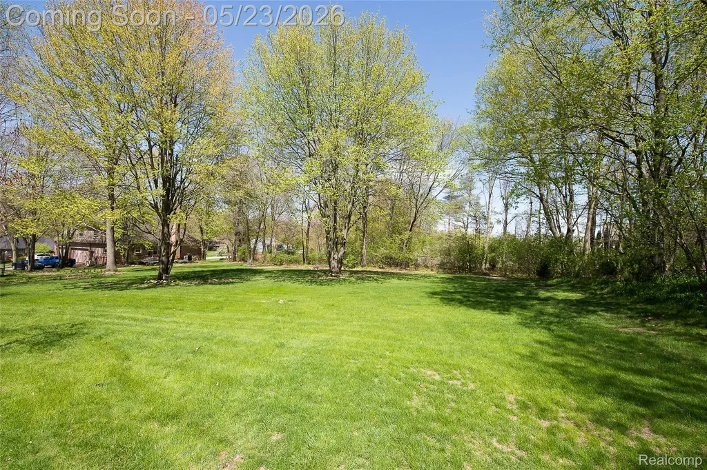 6093 Rosewood Parkway White Lake Charter Township MI 48383