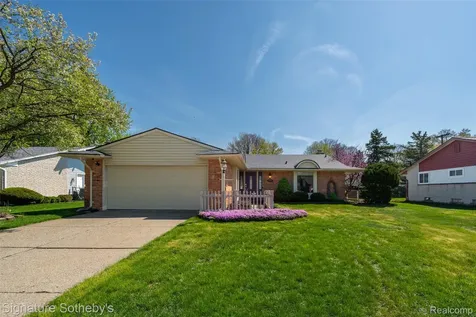 14188 Ramblewood Street Livonia City MI 48154