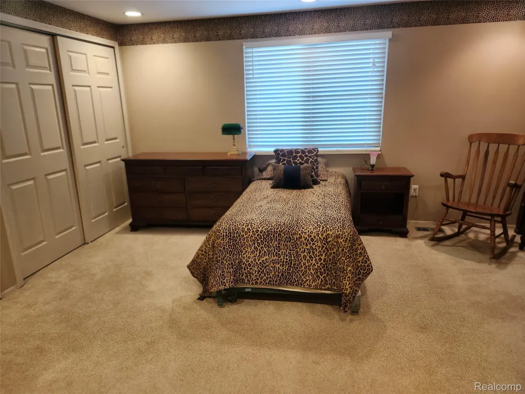 3668 Old Creek Road Troy City MI 48084