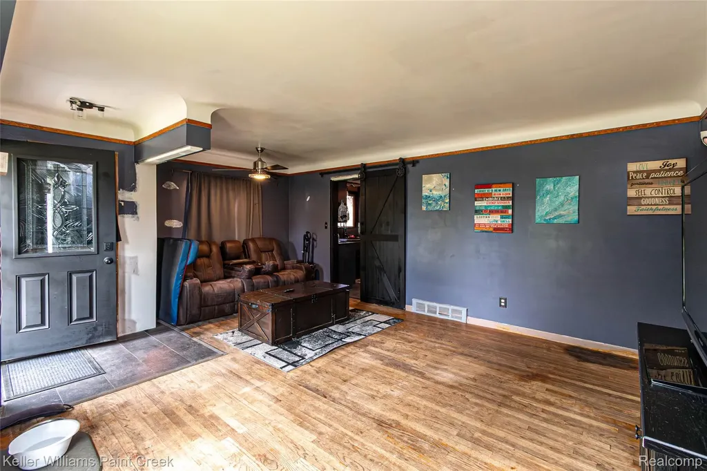 25610 Jennifer Avenue Redford Charter Township MI 48239