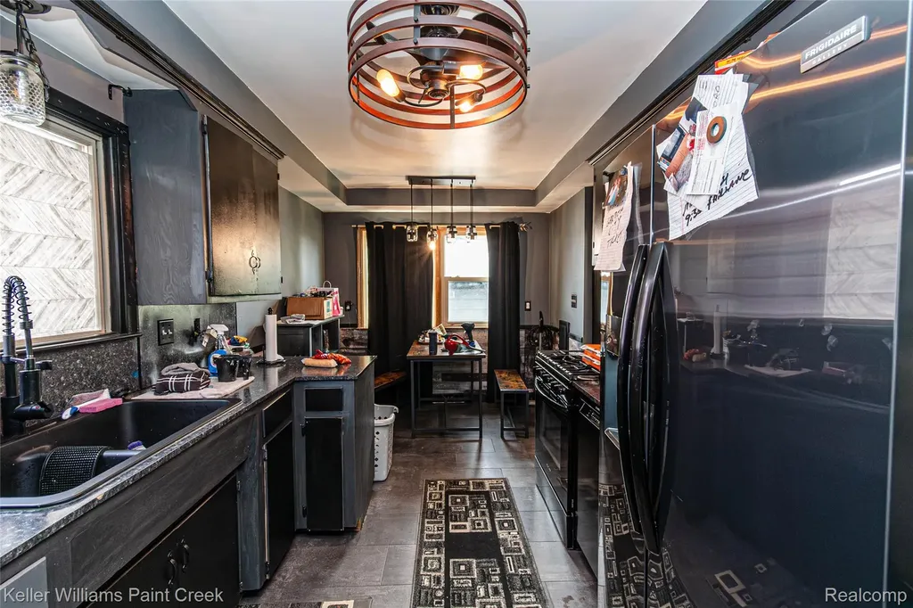 25610 Jennifer Avenue Redford Charter Township MI 48239