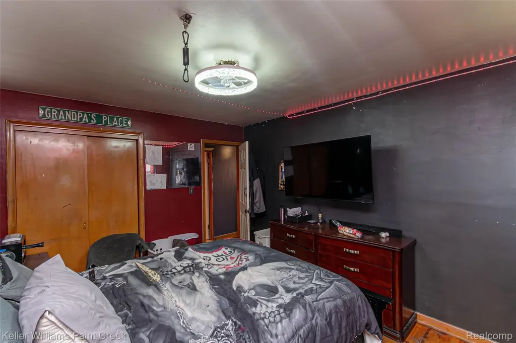 25610 Jennifer Avenue Redford Charter Township MI 48239