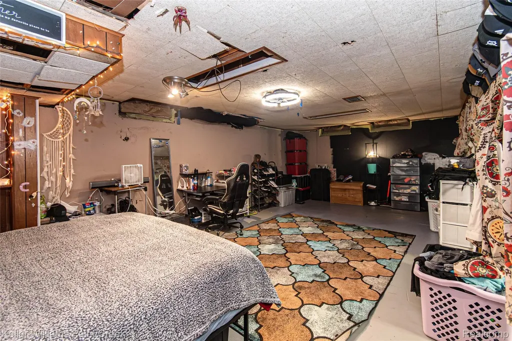 25610 Jennifer Avenue Redford Charter Township MI 48239