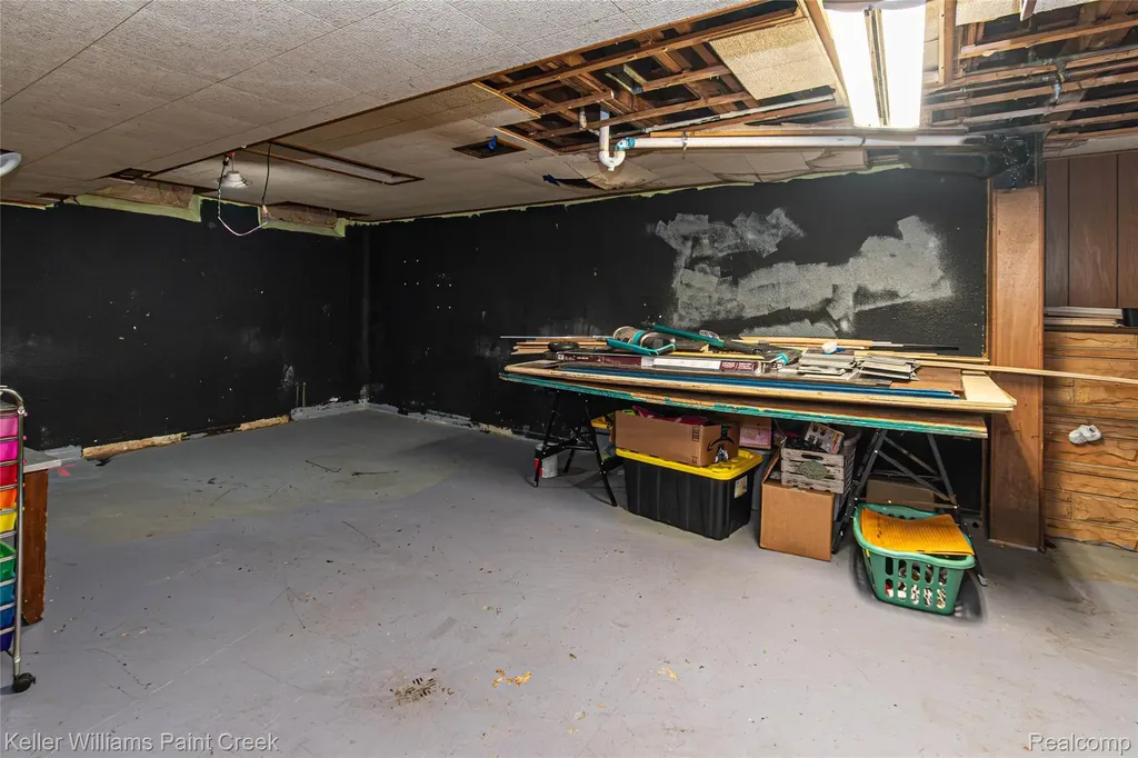 25610 Jennifer Avenue Redford Charter Township MI 48239