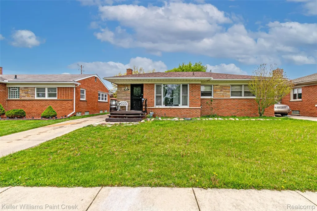 25610 Jennifer Avenue Redford Charter Township MI 48239