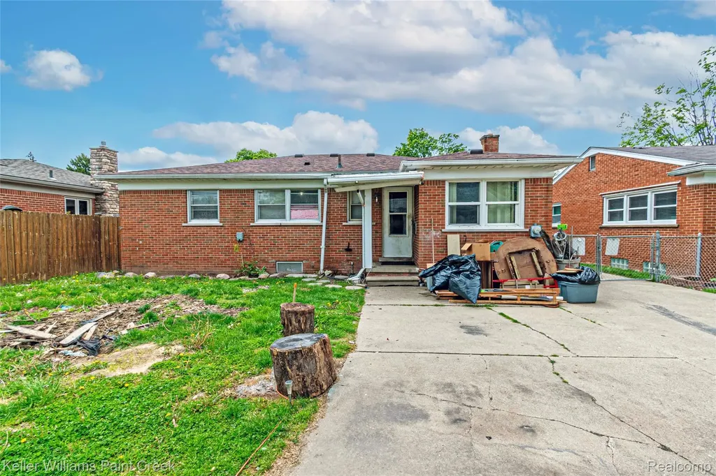 25610 Jennifer Avenue Redford Charter Township MI 48239