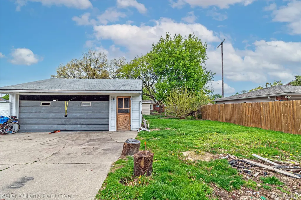 25610 Jennifer Avenue Redford Charter Township MI 48239