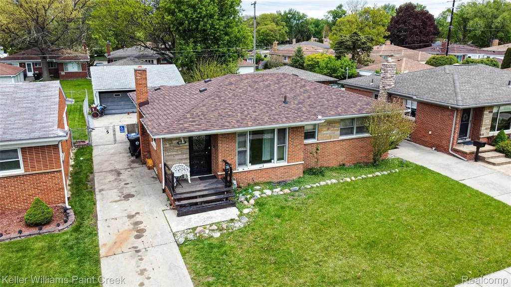 25610 Jennifer Avenue Redford Charter Township MI 48239