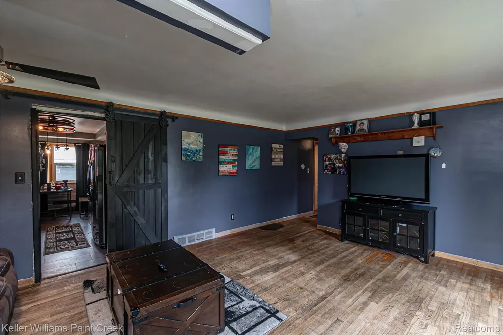 25610 Jennifer Avenue Redford Charter Township MI 48239