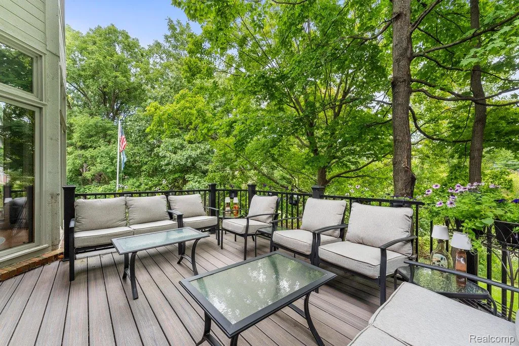 6775 Carlyle Crossing West Bloomfield Charter Township MI 48322