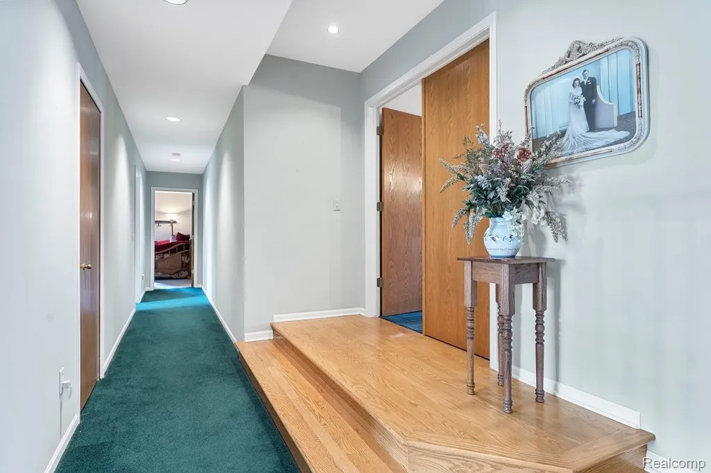 6775 Carlyle Crossing West Bloomfield Charter Township MI 48322