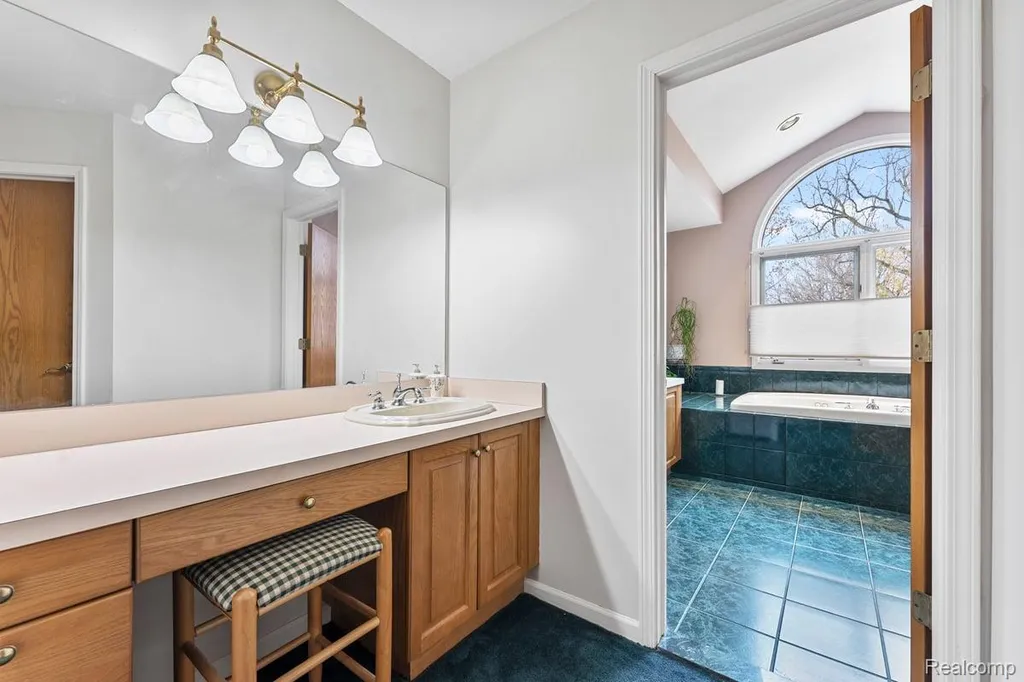 6775 Carlyle Crossing West Bloomfield Charter Township MI 48322