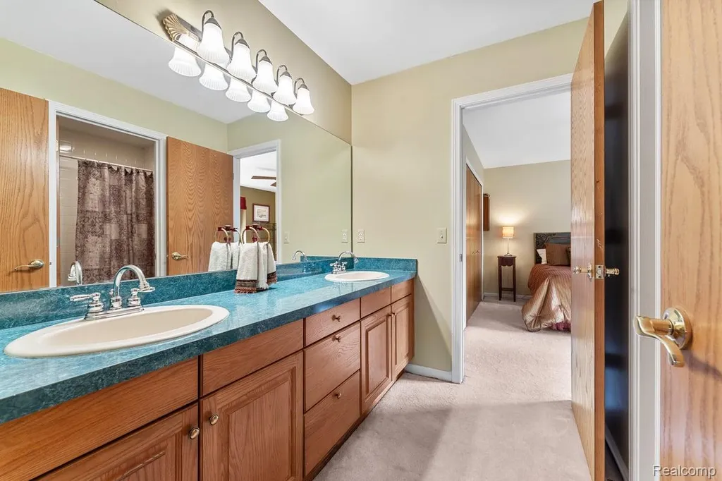 6775 Carlyle Crossing West Bloomfield Charter Township MI 48322