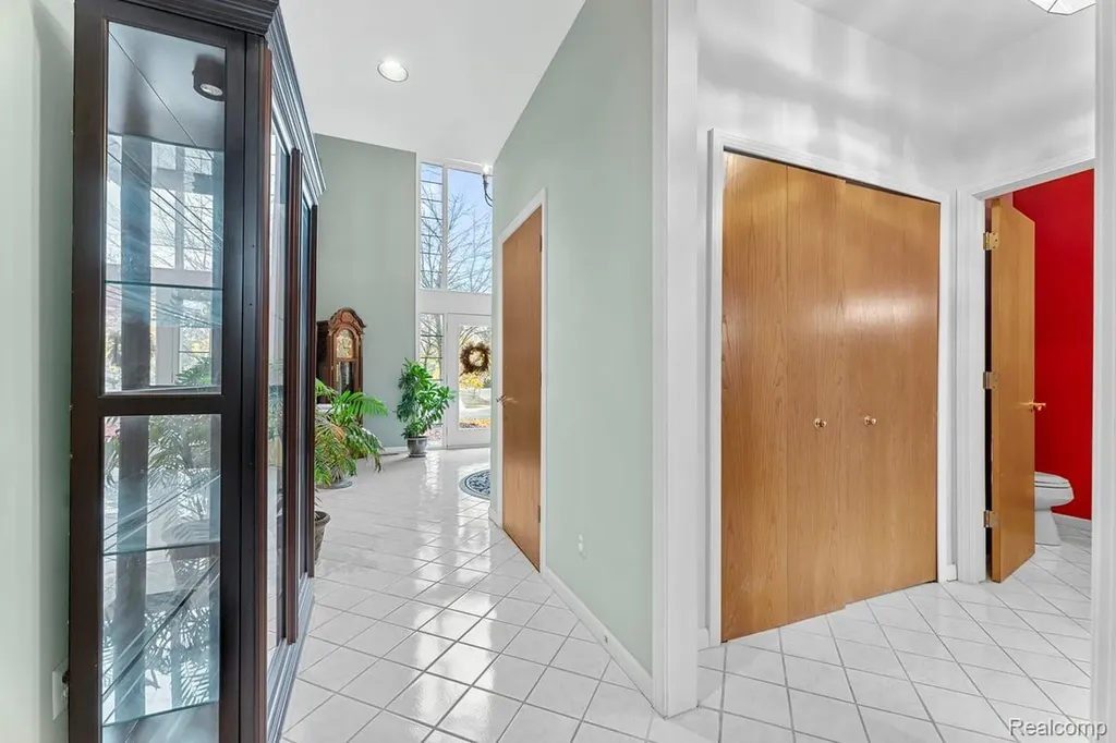 6775 Carlyle Crossing West Bloomfield Charter Township MI 48322