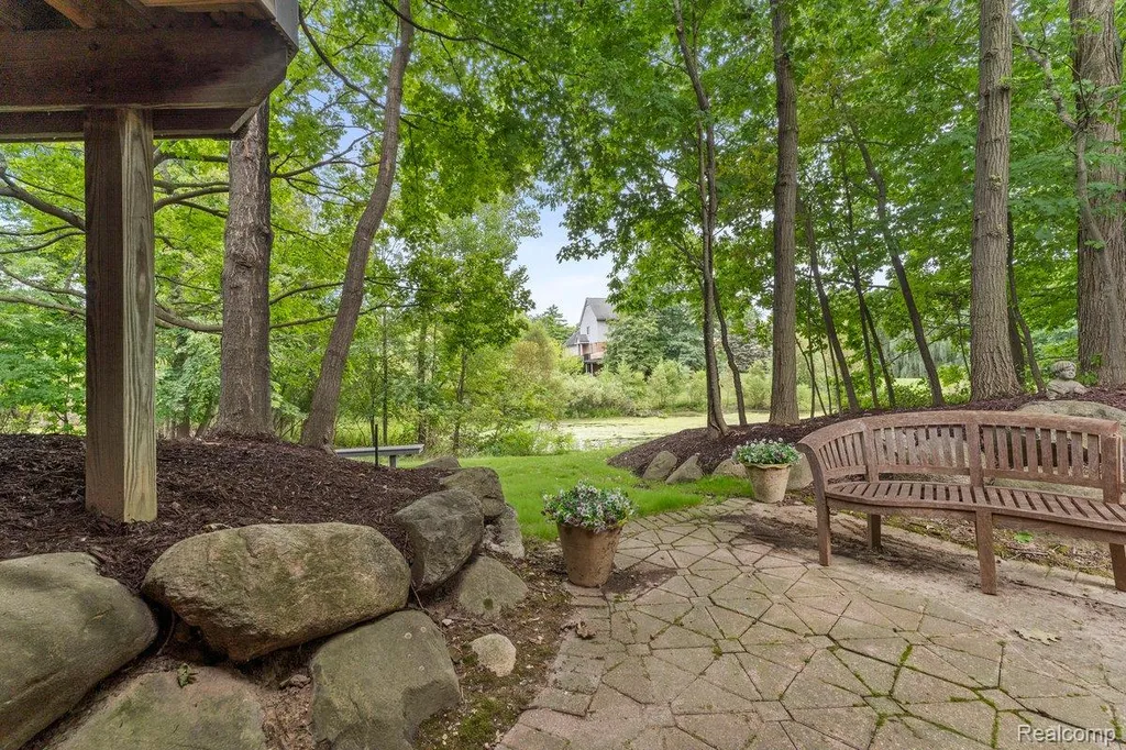 6775 Carlyle Crossing West Bloomfield Charter Township MI 48322