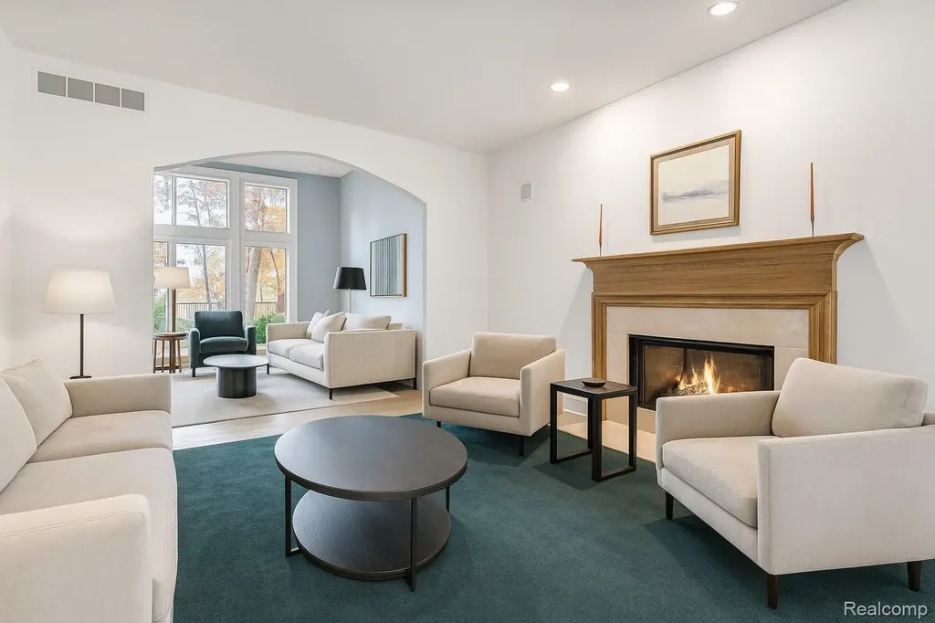 6775 Carlyle Crossing West Bloomfield Charter Township MI 48322