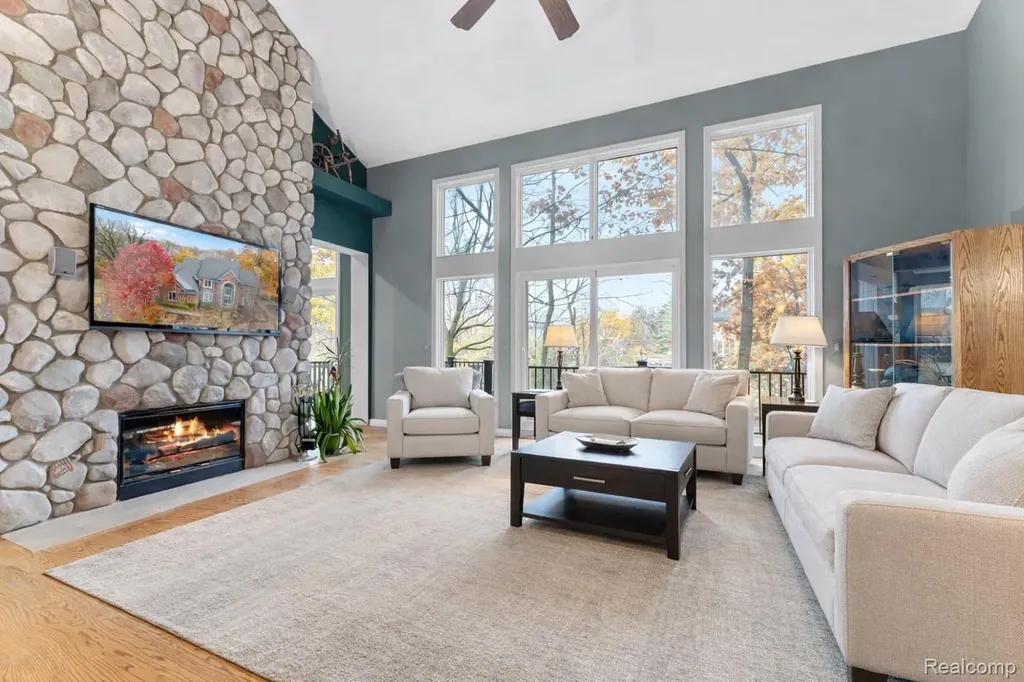 6775 Carlyle Crossing West Bloomfield Charter Township MI 48322