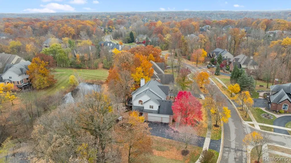 6775 Carlyle Crossing West Bloomfield Charter Township MI 48322