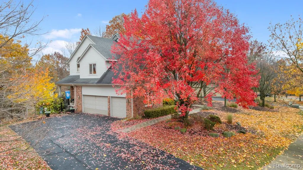 6775 Carlyle Crossing West Bloomfield Charter Township MI 48322