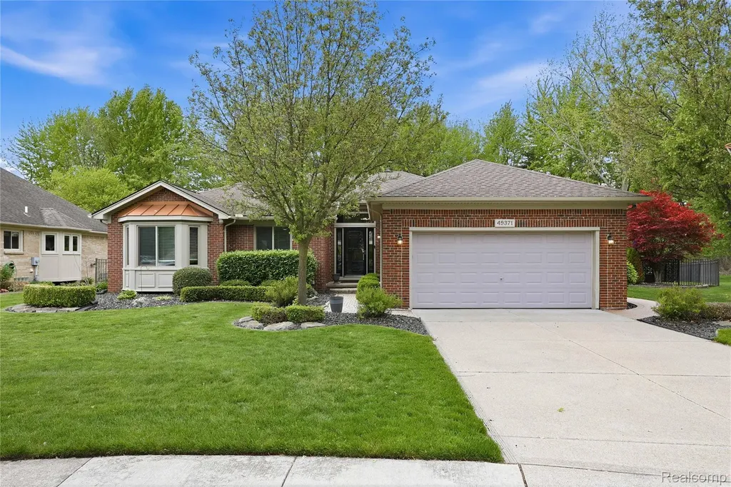 49371 Deerfield Park Macomb Township MI 48044