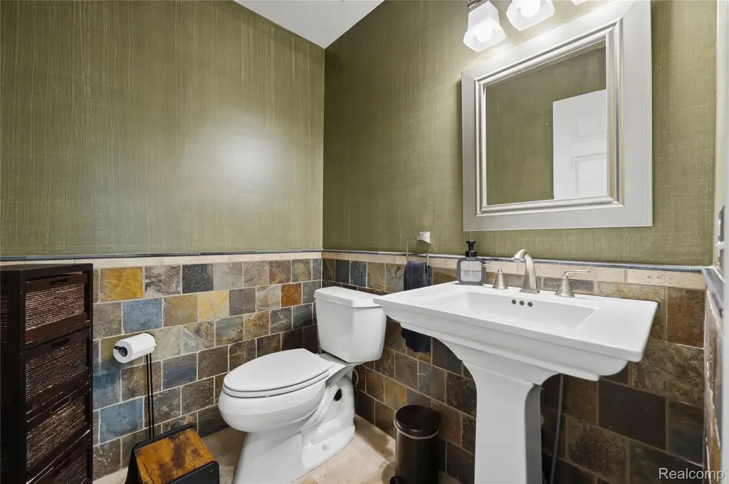 49371 Deerfield Park Macomb Township MI 48044