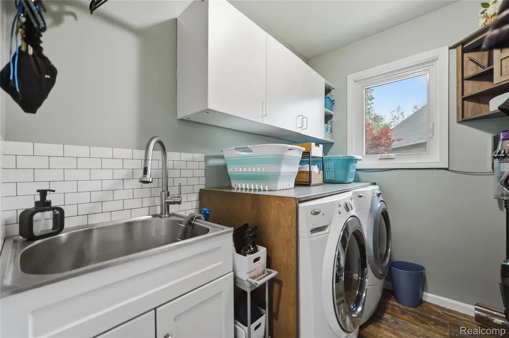 49371 Deerfield Park Macomb Township MI 48044
