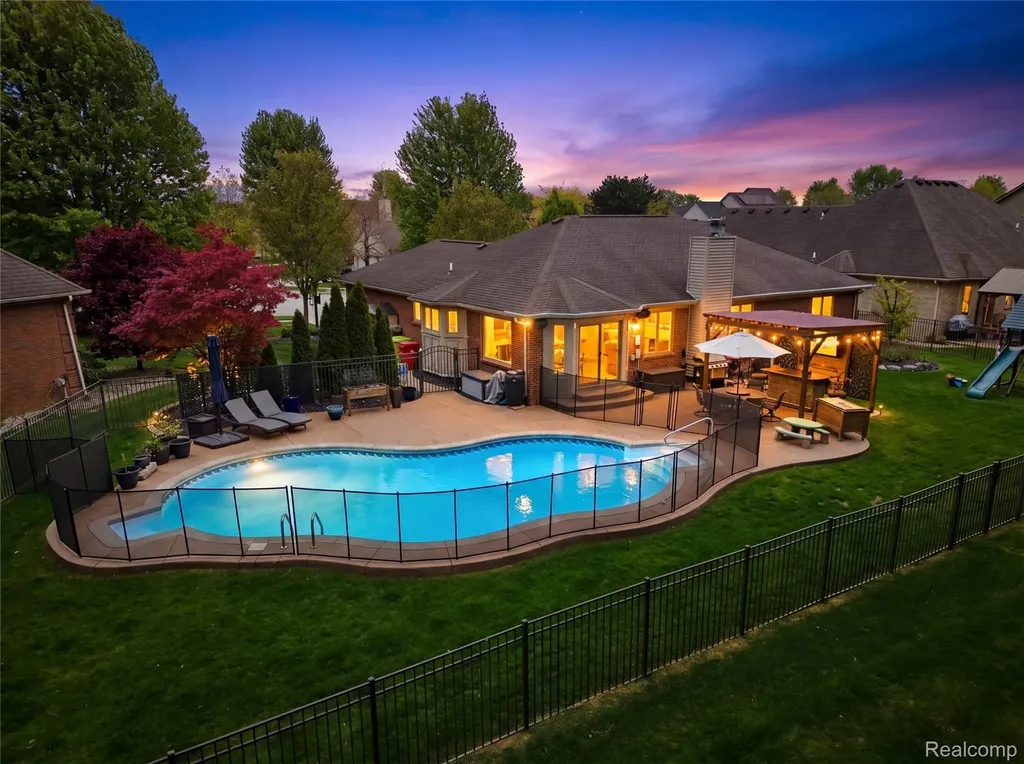 49371 Deerfield Park Macomb Township MI 48044