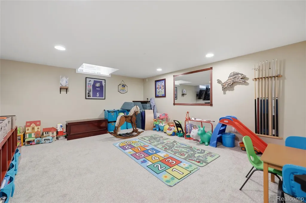 49371 Deerfield Park Macomb Township MI 48044