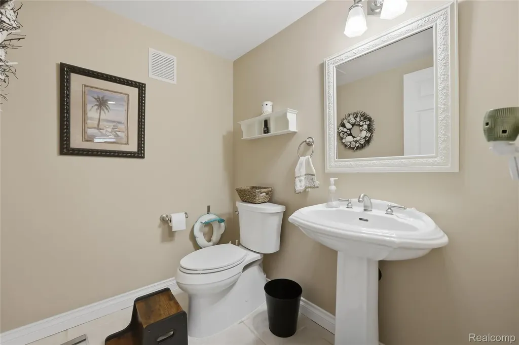 49371 Deerfield Park Macomb Township MI 48044