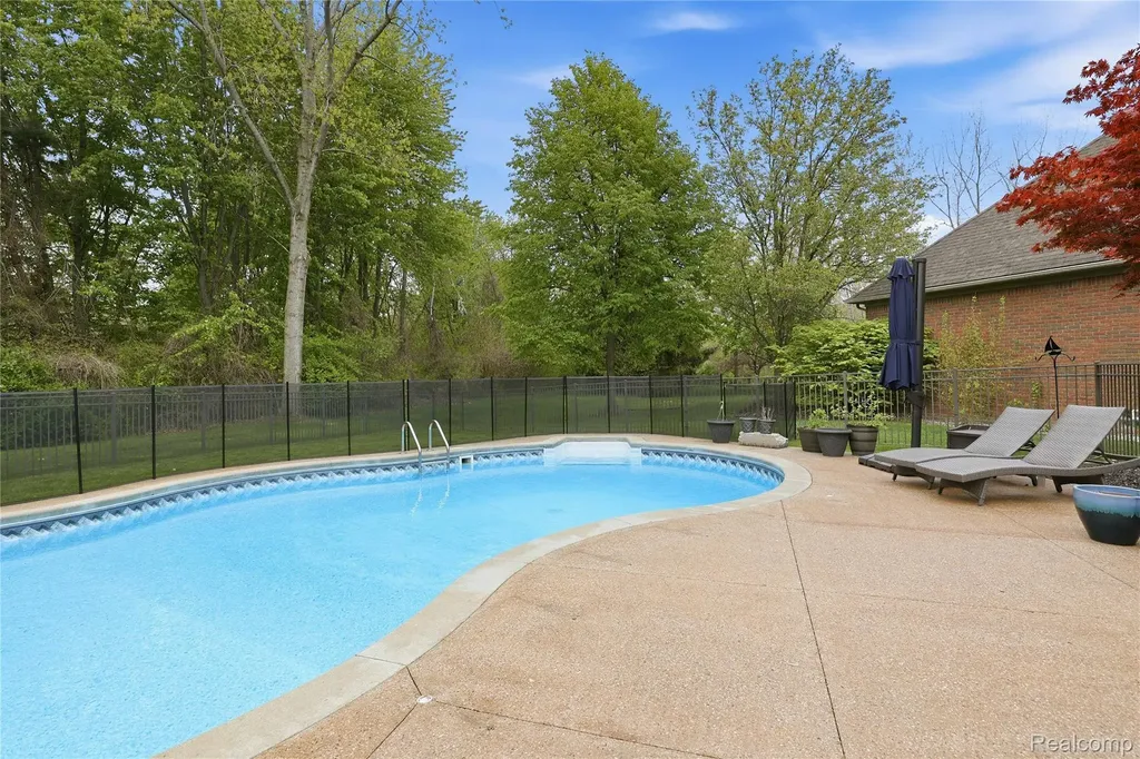 49371 Deerfield Park Macomb Township MI 48044