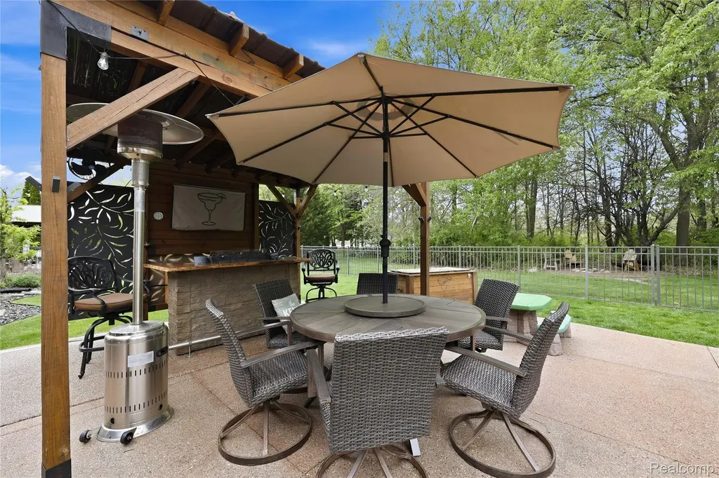 49371 Deerfield Park Macomb Township MI 48044