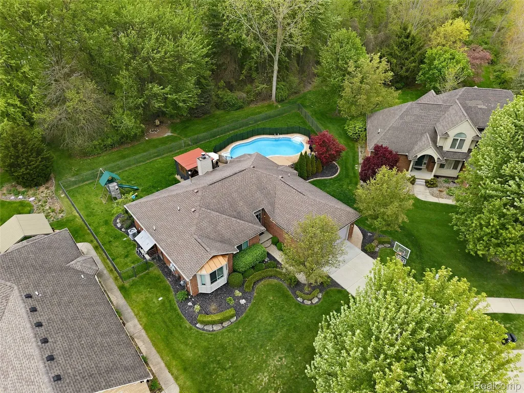 49371 Deerfield Park Macomb Township MI 48044
