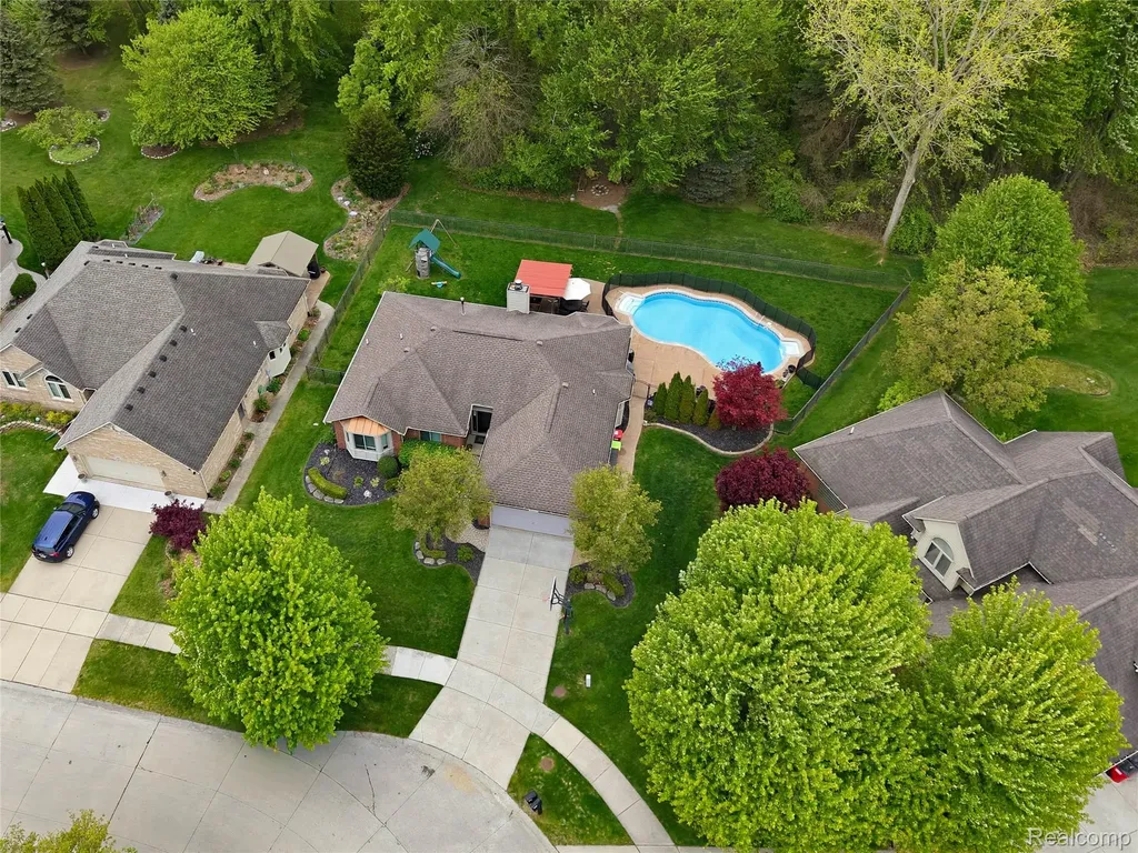 49371 Deerfield Park Macomb Township MI 48044