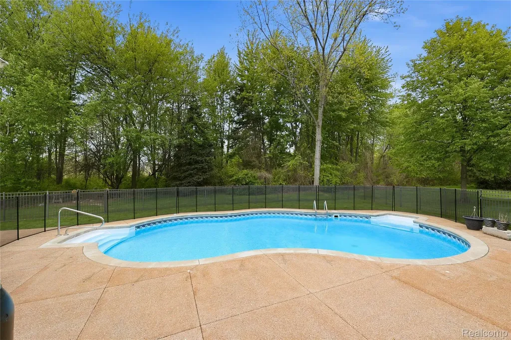 49371 Deerfield Park Macomb Township MI 48044