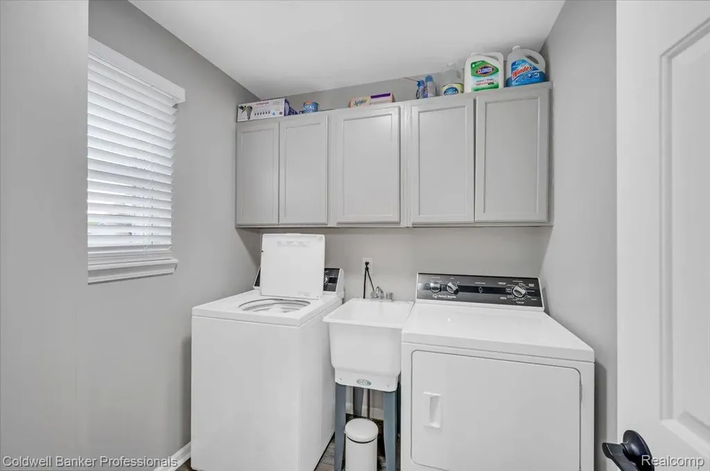 660 Akram Oxford Charter Township MI 48371