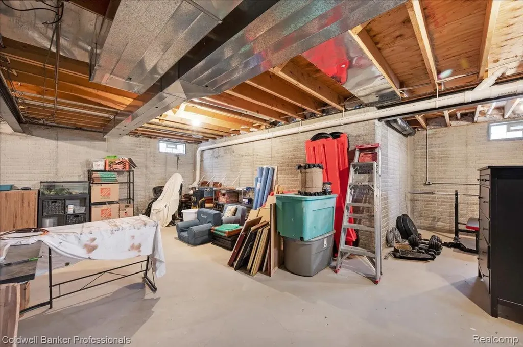 660 Akram Oxford Charter Township MI 48371