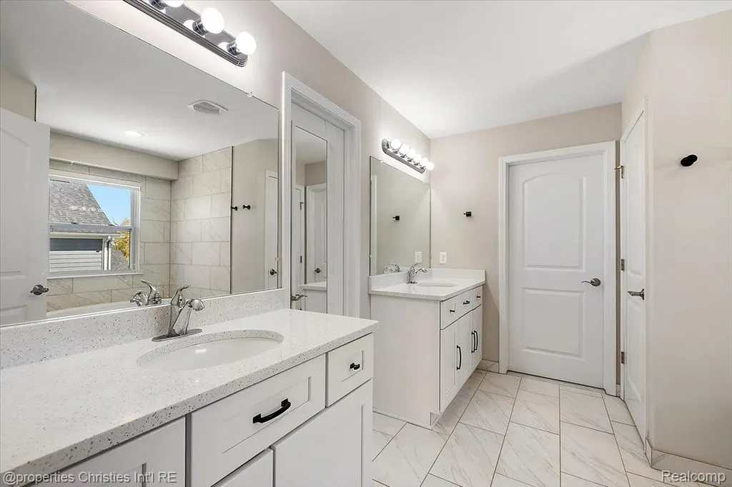 24428 Sheringham Drive Lyon Charter Township MI 48178