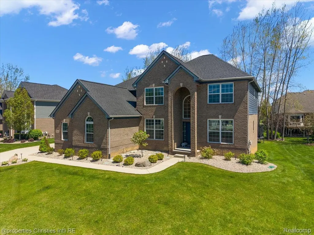 24428 Sheringham Drive Lyon Charter Township MI 48178