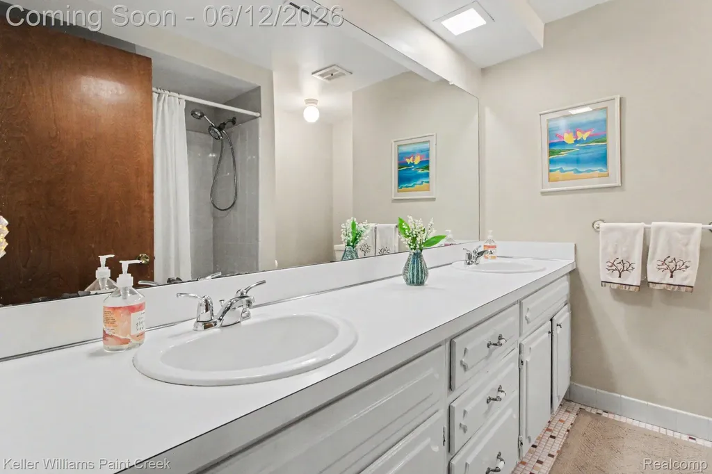 3370 Aquinas Drive Rochester Hills City MI 48309