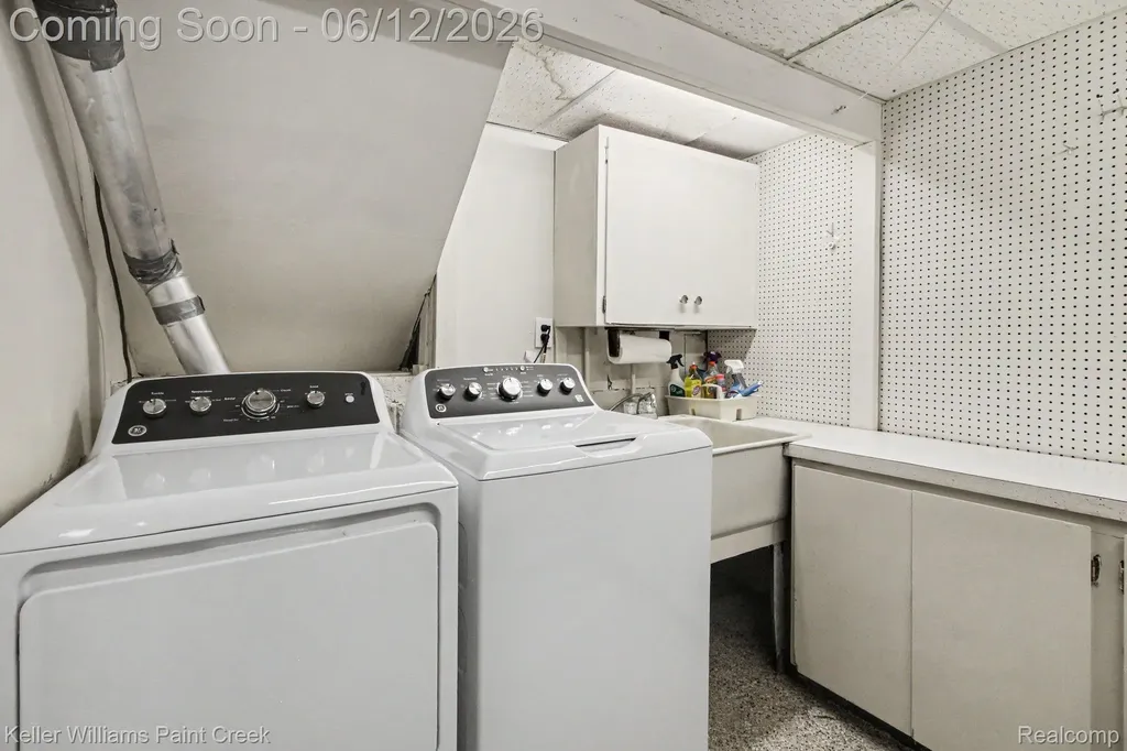 3370 Aquinas Drive Rochester Hills City MI 48309
