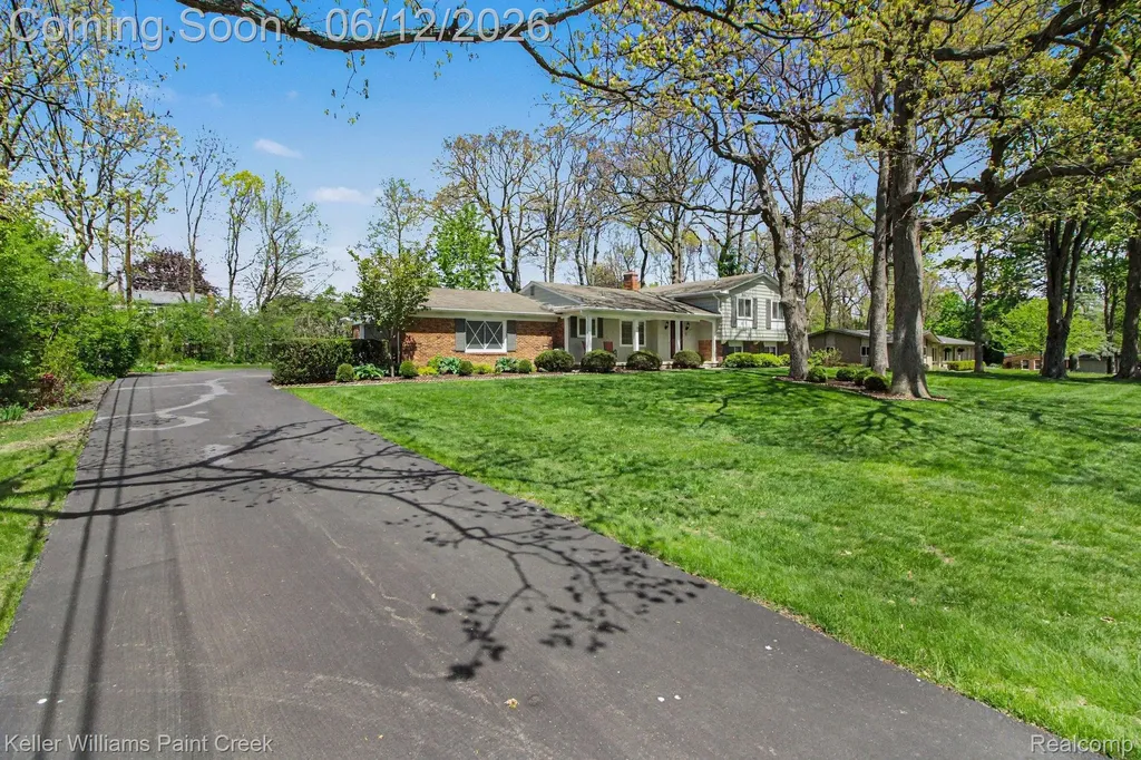 3370 Aquinas Drive Rochester Hills City MI 48309