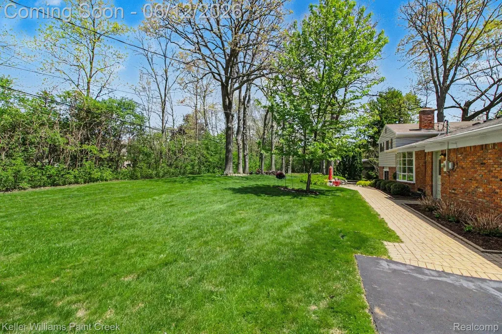 3370 Aquinas Drive Rochester Hills City MI 48309