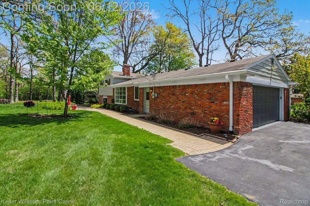 3370 Aquinas Drive Rochester Hills City MI 48309