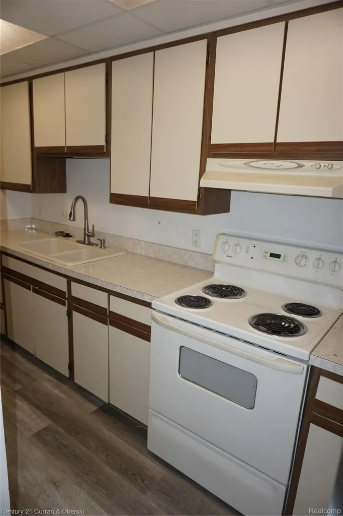 21800 Morley Avenue Dearborn City MI 48124