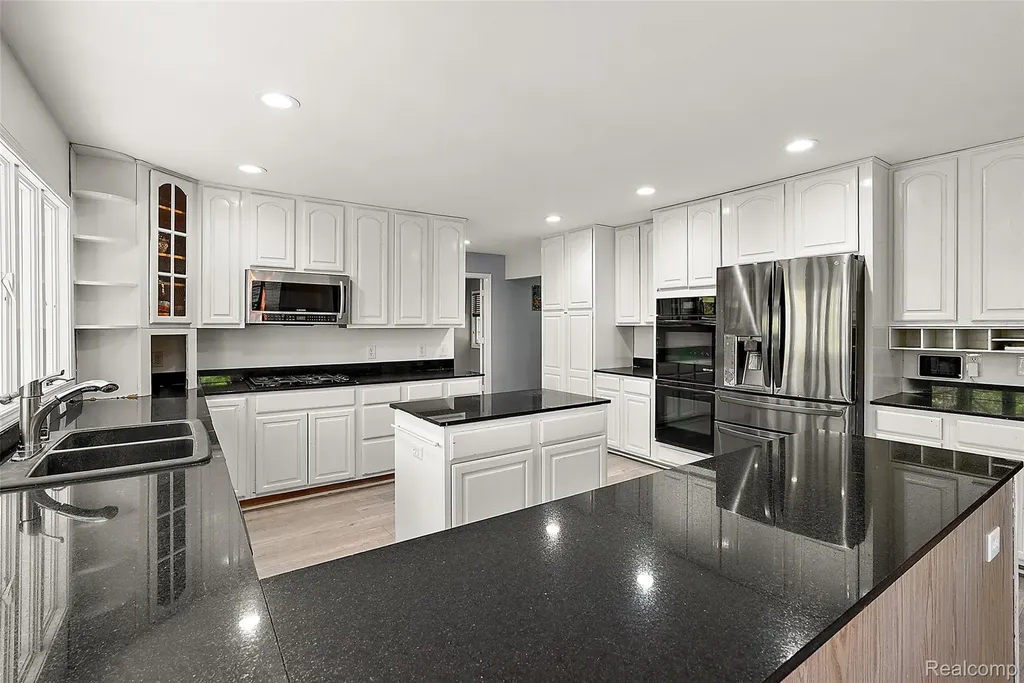 2475 S Ortonville Road Brandon Charter Township MI 48462