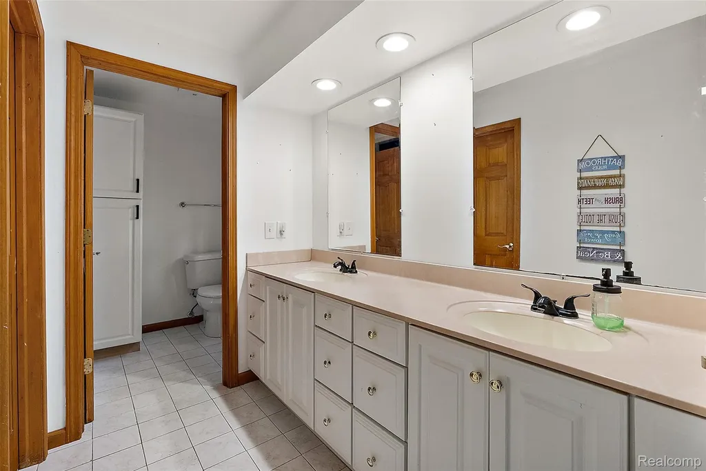 2475 S Ortonville Road Brandon Charter Township MI 48462