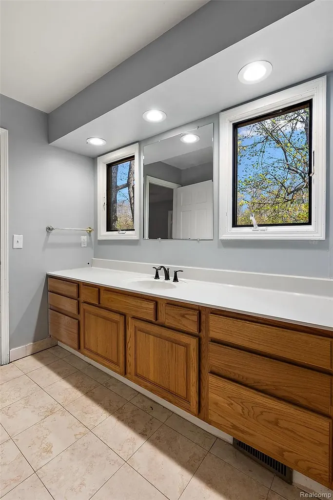 2475 S Ortonville Road Brandon Charter Township MI 48462