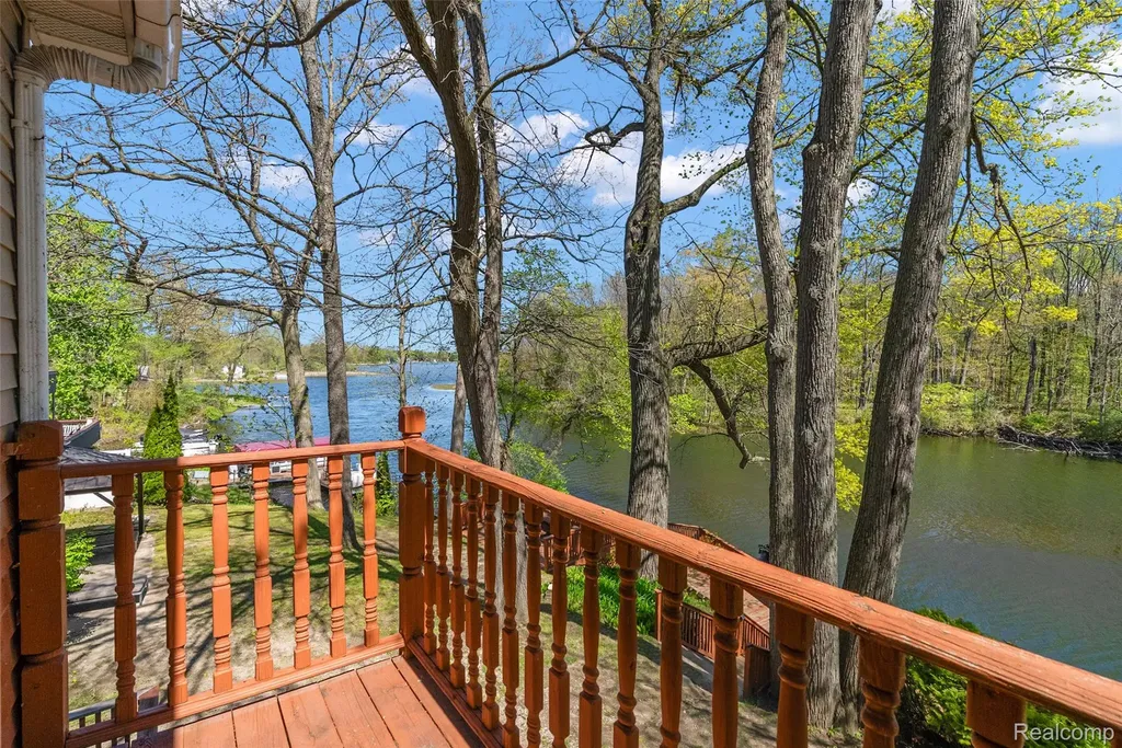 2475 S Ortonville Road Brandon Charter Township MI 48462